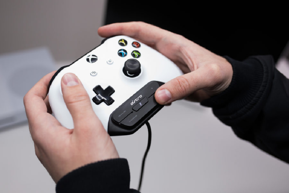 How to connect Xbox one controller to android, iOS and PC
